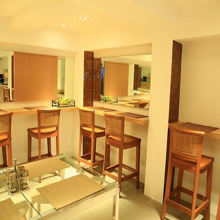 Silom One Bed & Breakfast Bangkok Luaran gambar